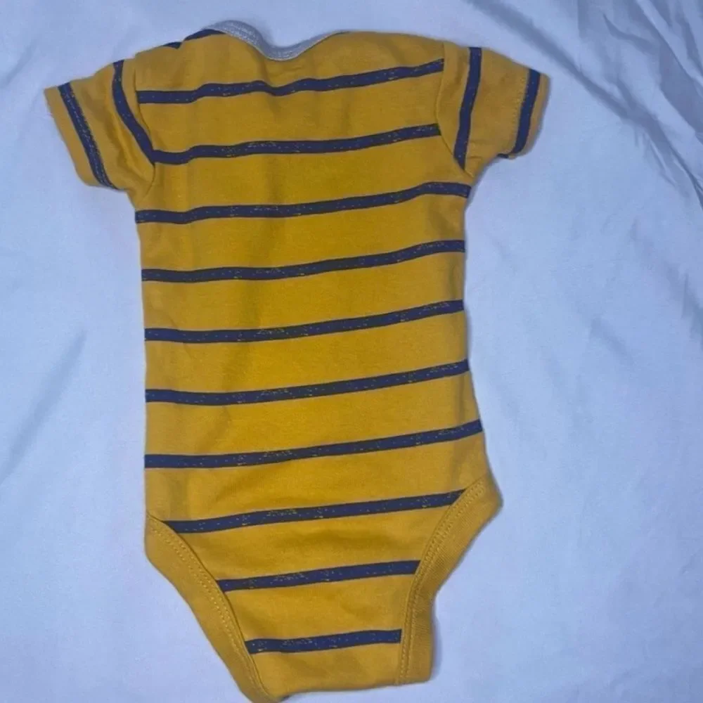 Gerber Baby boy 4 piece set Size 0-3M